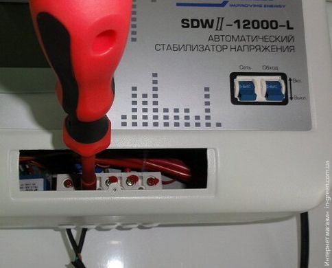 Стабілізатор напруги Rucelf SRWII-10000-L PRO