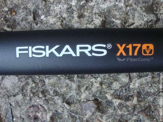 Топор Fiskars Х17 М 122463