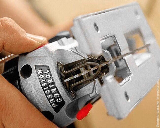 Лобзик BOSCH GST 135 CE