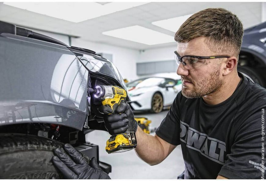 Шуруповёрт аккумуляторный бесщеточный DeWALT DCF801D2