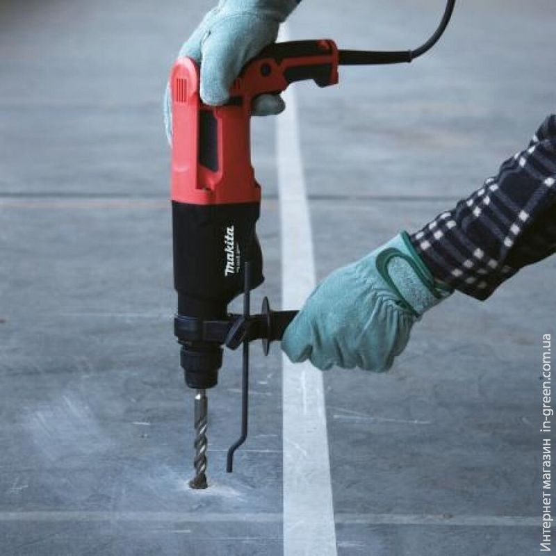Перфоратор MAKITA M8700