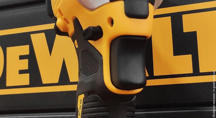 Шуруповёрт аккумуляторный бесщеточный DeWALT DCF850N