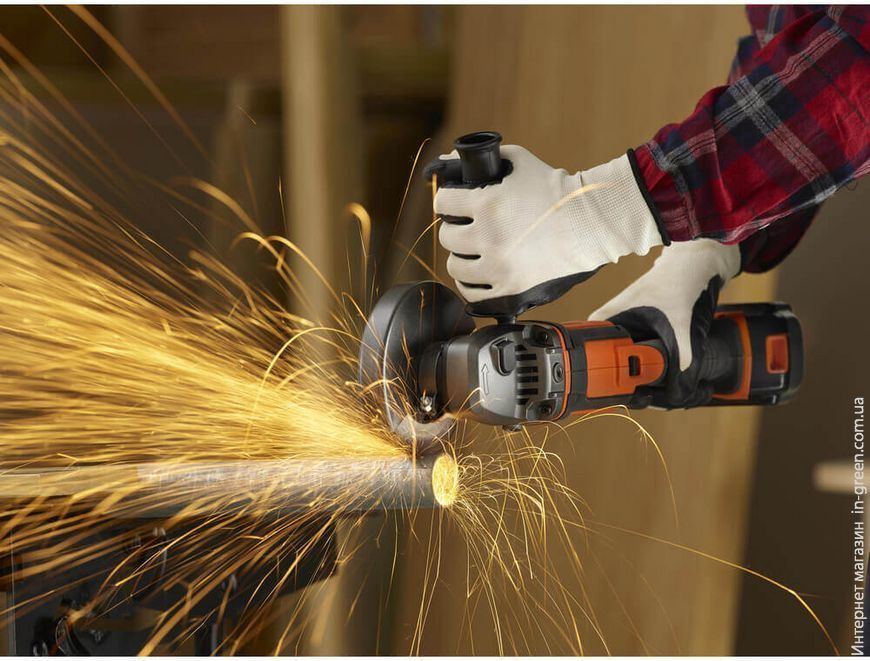 Шлифмашина угловая (болгарка) BLACK&DECKER BCG720M1