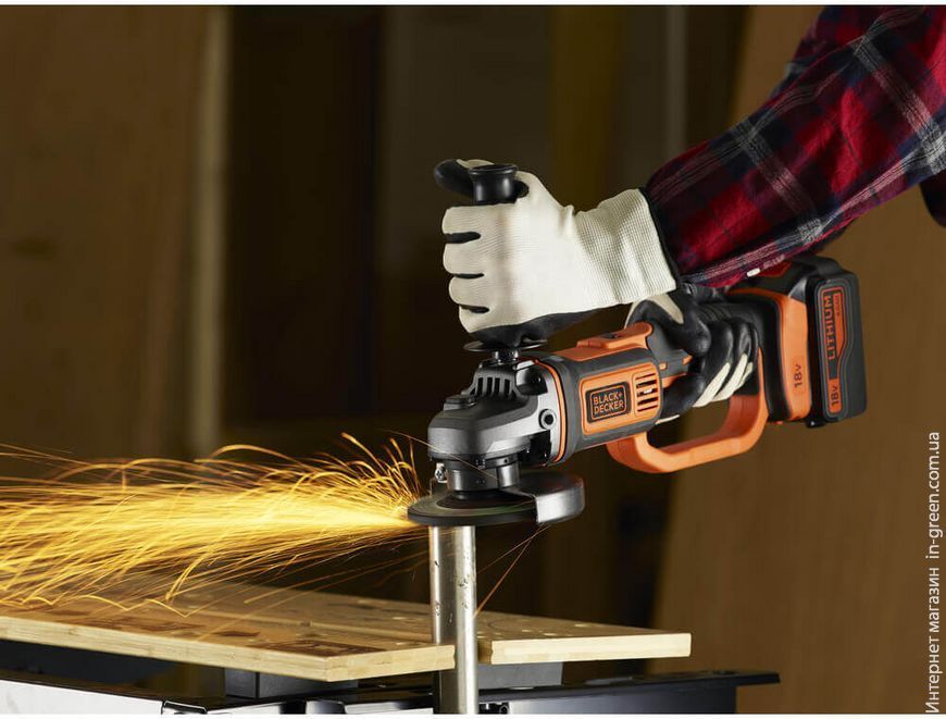 Шлифмашина угловая (болгарка) BLACK&DECKER BCG720M1