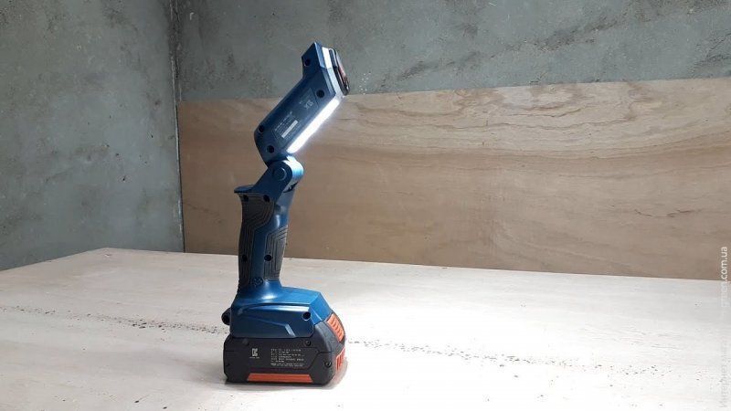 Аккумуляторный фонарь Bosch GLI 18V-300 Professional (06014A1100)