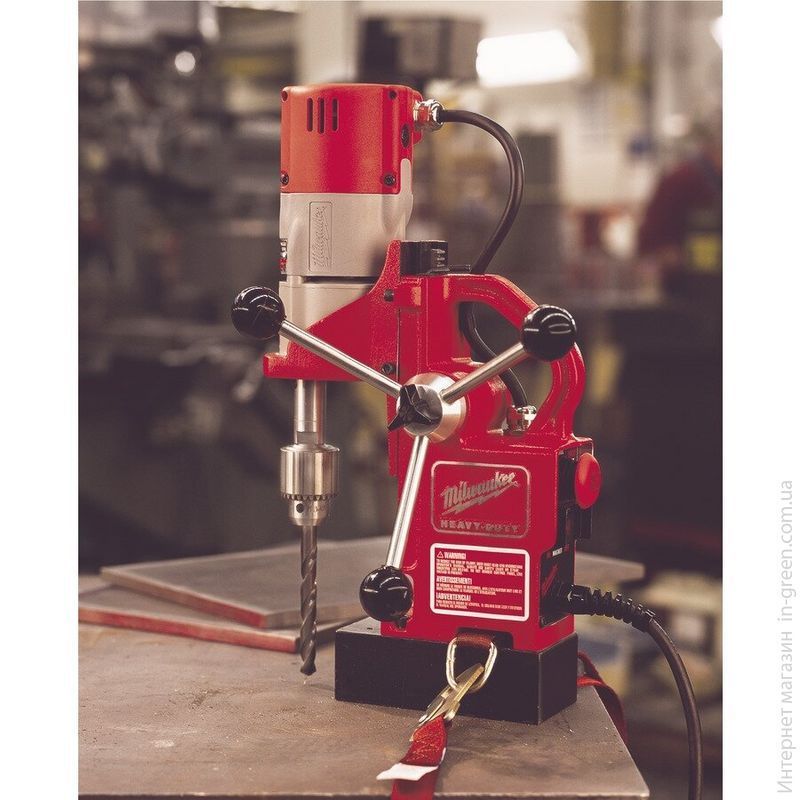 Стойка электромагнитная Milwaukee MDE 38 Compact