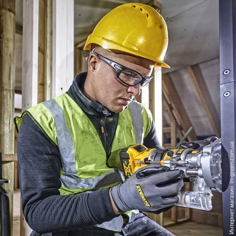 Фрезер DEWALT DCW604NT