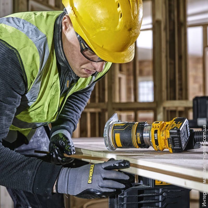 Фрезер DEWALT DCW604NT