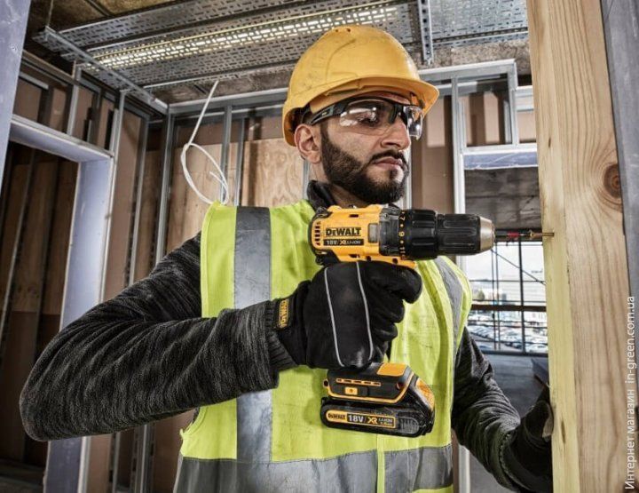Дрель-шуруповёрт DeWALT DCD777D2T