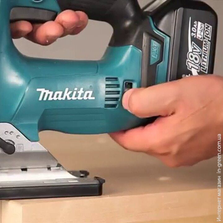 Лобзик MAKITA DJV182Z