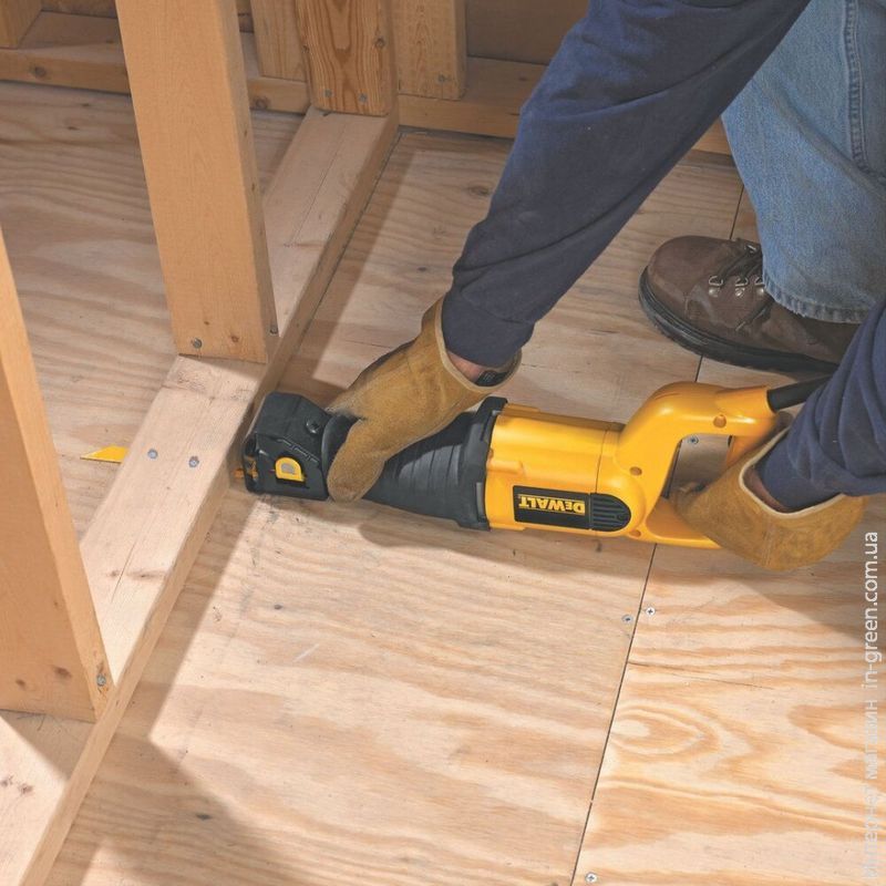 Пила шабельна DEWALT DWE305PK