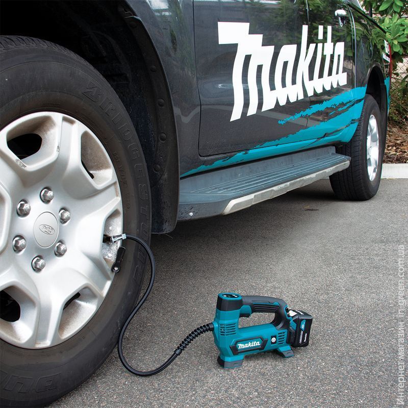 Компресор автомобільний Makita MP100DZ