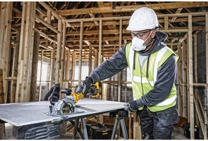 Пила дискова акумуляторна DeWALT DCS571P2