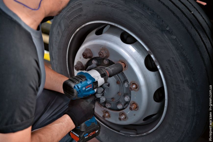Гайковерт ударный BOSCH GDS 18V-1050 H (06019J8502)