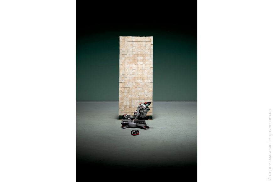 Торцовочная пила METABO KGS 18 LTX BL 216 (1x 4,0Ah, ASC 55) 614216920