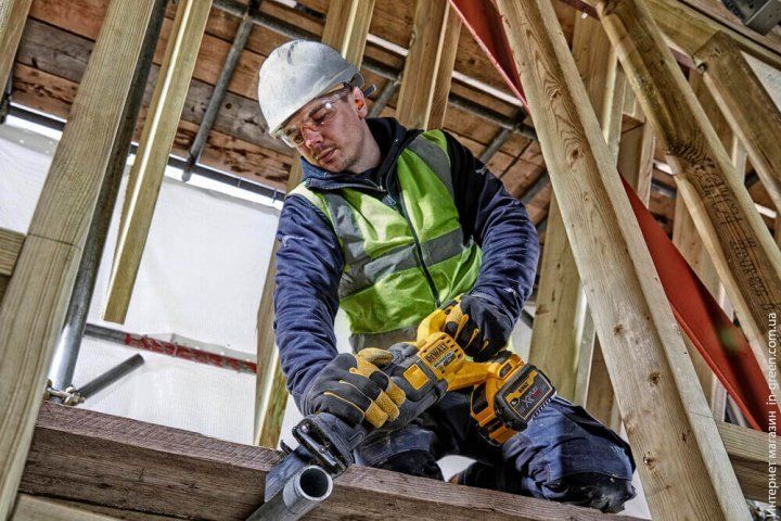 Пила сабельная аккумуляторная DeWALT DCS389NT