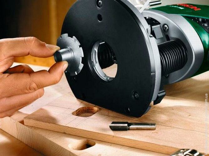 Фрезер BOSCH POF 1400 ACE (060326C820)