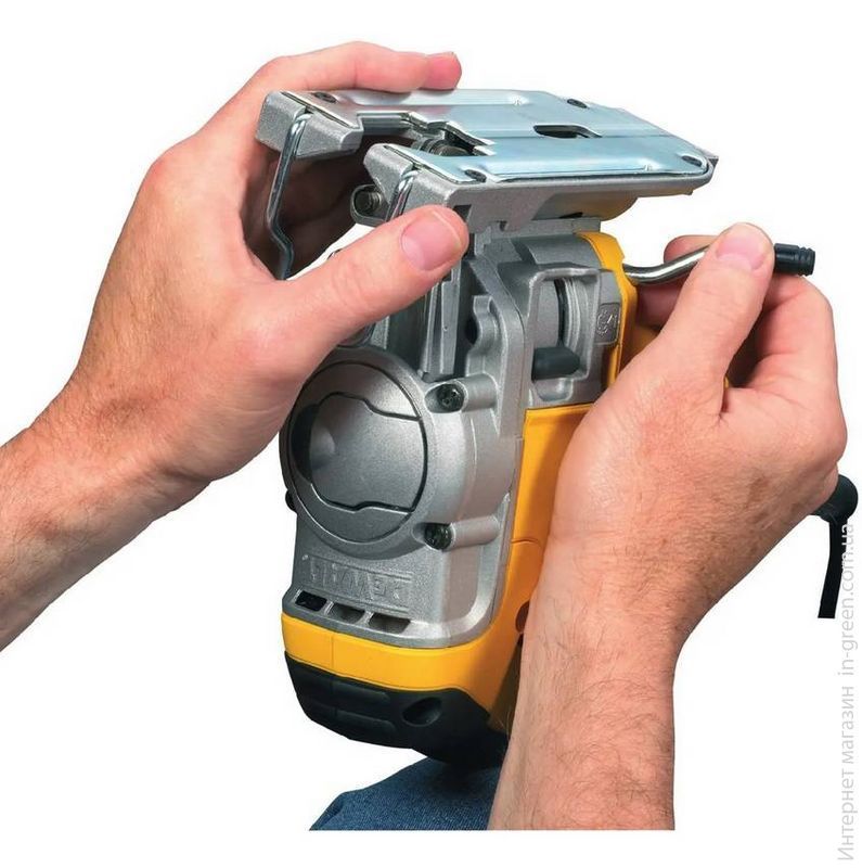 Пила лобзиковая сетевая DeWALT DW331KT