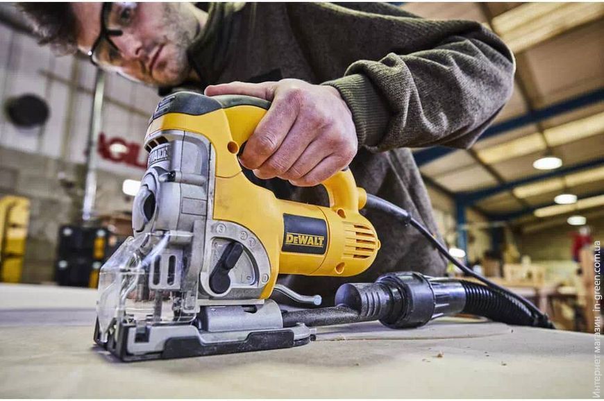 Пила лобзиковая сетевая DeWALT DW331KT