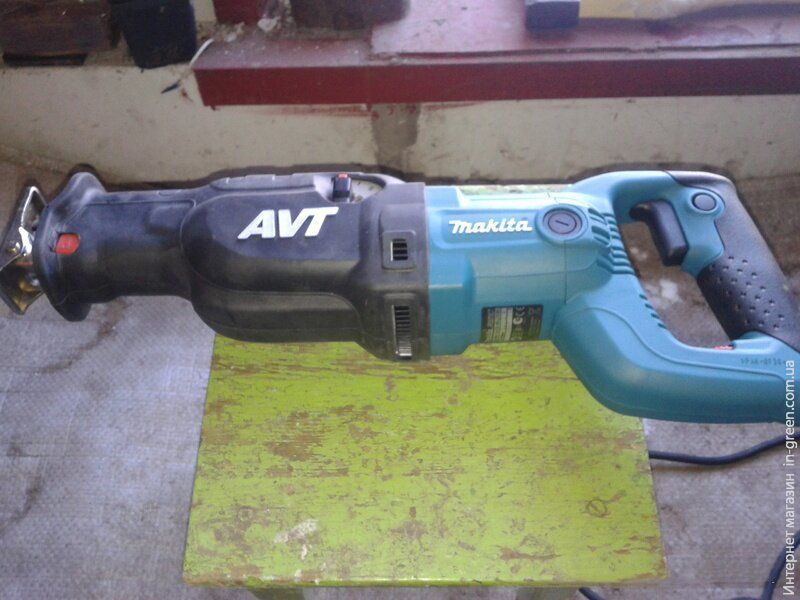 Пила сабельная MAKITA JR3070CT