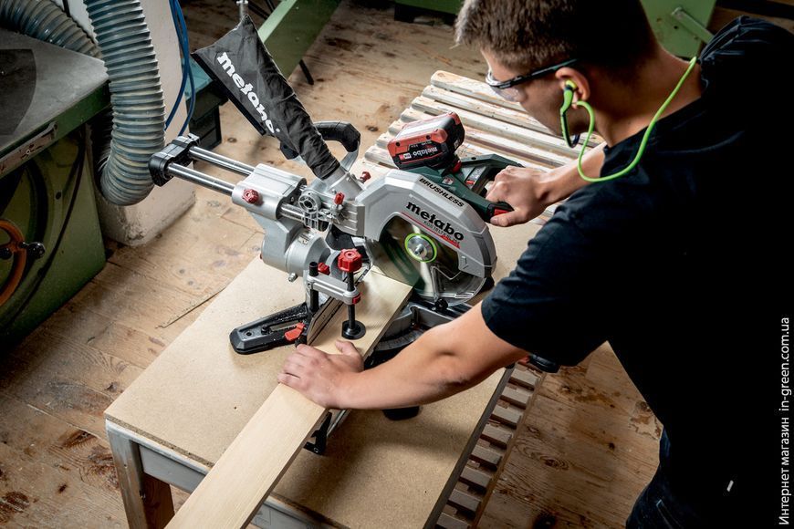 Торцовочная пила METABO KGS 18 LTX BL 254 (body)