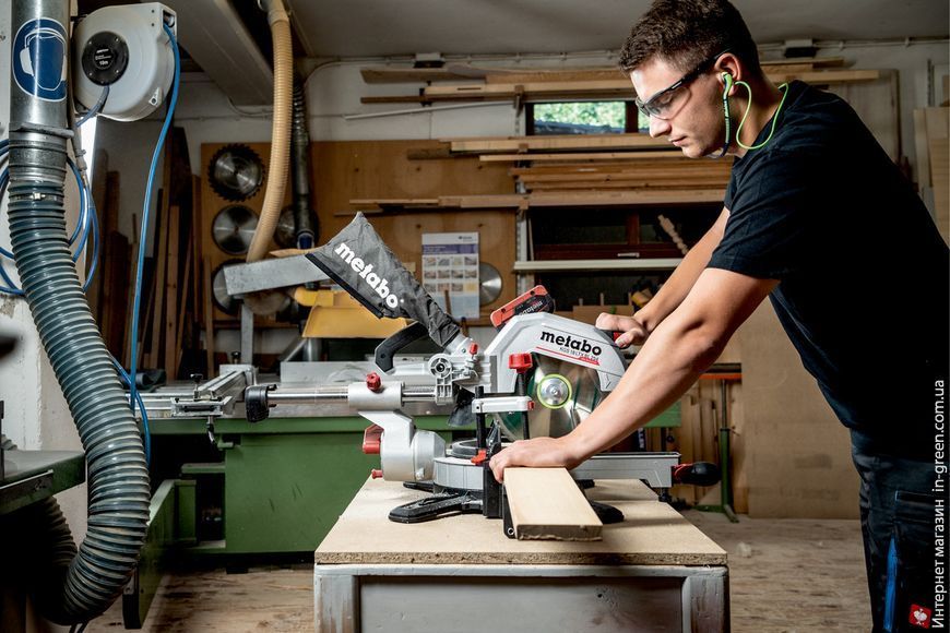 Торцовочная пила METABO KGS 18 LTX BL 254 (body)