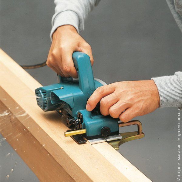 Электрорубанок MAKITA N1923B
