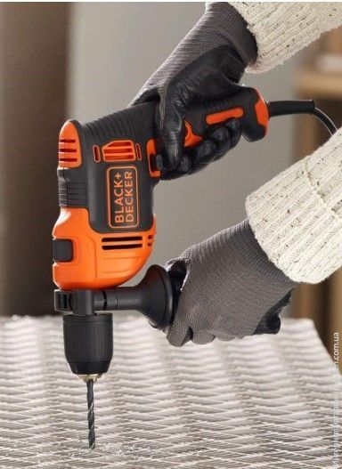 Дриль мережева ударна BLACK & DECKER BEH710K