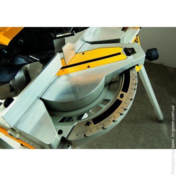 Торцовочная пила DEWALT D27113