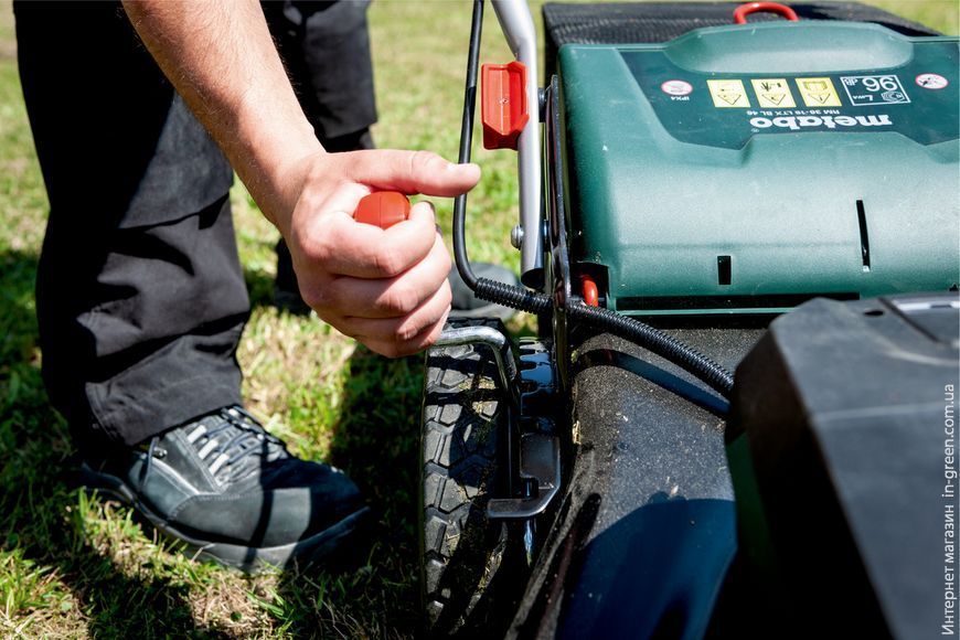 Аккумуляторная газонокосилка METABO RM 36-18 LTX BL 46 (601606850)