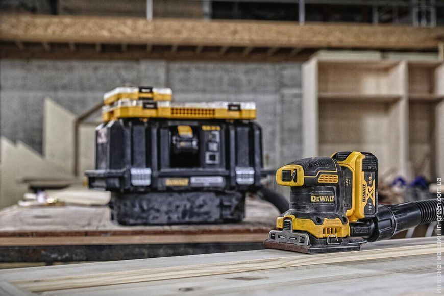 Шлифмашина вибрационная DEWALT DCW200N