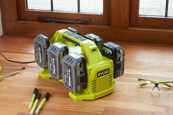 Зарядний пристрій RYOBI RC18640