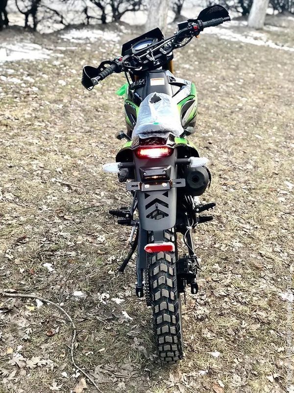 Мотоцикл FORTE FT250GY-CBA зелений-чорний