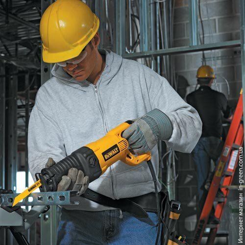 Пила сабельная DEWALT DW311K