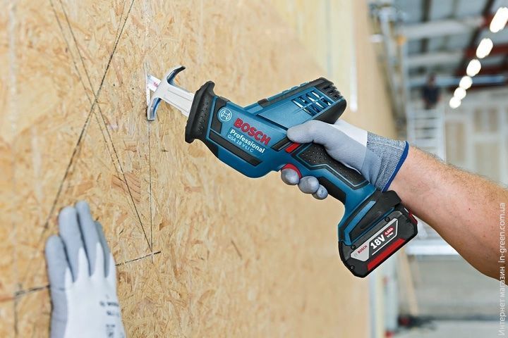 Пилка акумуляторна BOSCH GSA 18V-LI (0615990M3Y)