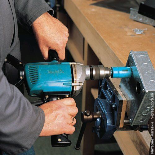 Дрель MAKITA DS4010