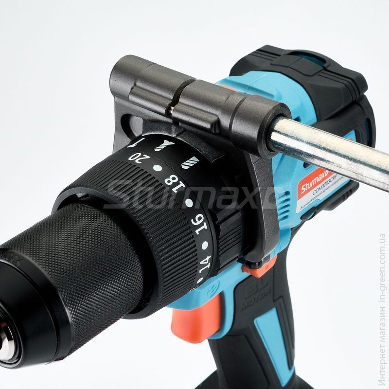 Аккумуляторный шуруповерт Sturmax CDM3203CRP