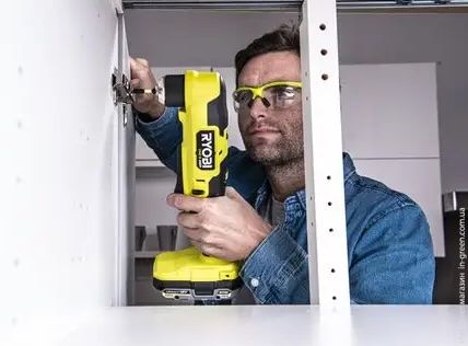 Дрель аккумуляторная угловая RYOBI RAD18C-0