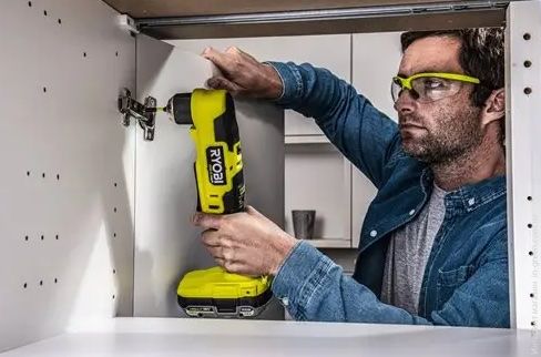 Дрель аккумуляторная угловая RYOBI RAD18C-0