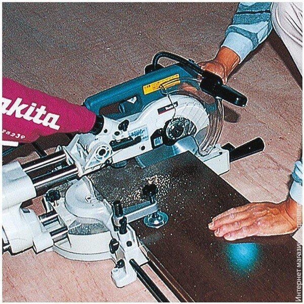 Торцовочна пилка MAKITA LS0714FL