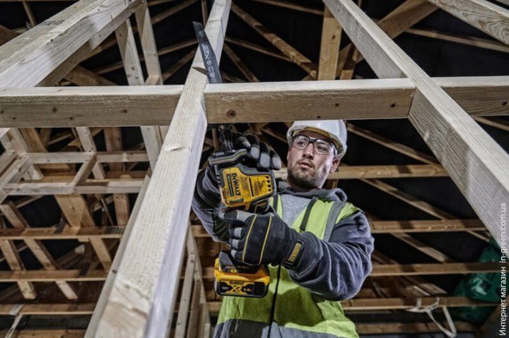 Пила сабельная аккумуляторная DeWALT DCS369M2