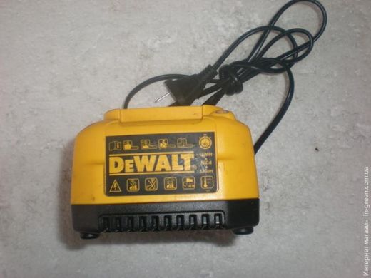 Зарядное устройство DeWALT DE9135