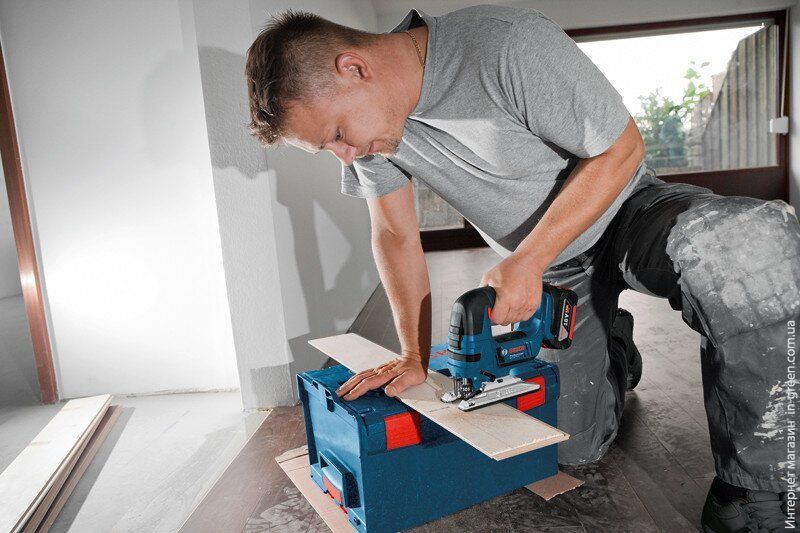 Лобзик BOSCH GST 18 V-LI B (06015A6100)