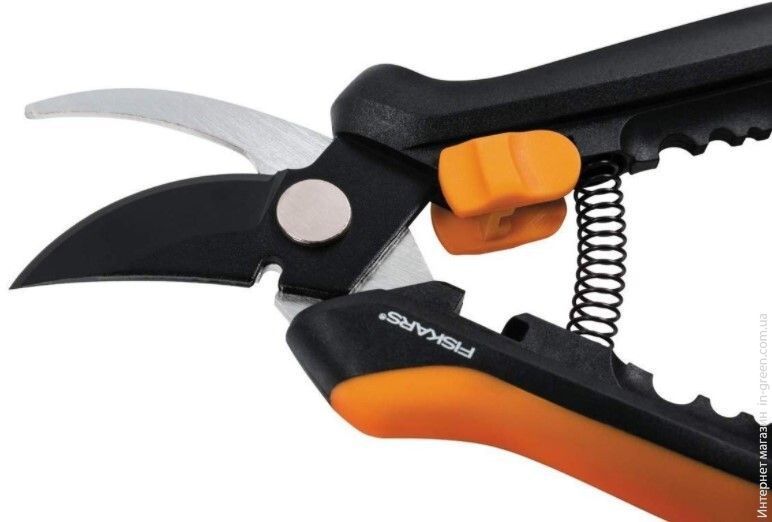 Секатор для квітів Fiskars Solid SP14