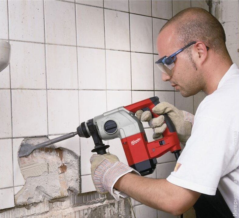 Перфоратор MILWAUKEE PLH 26XE
