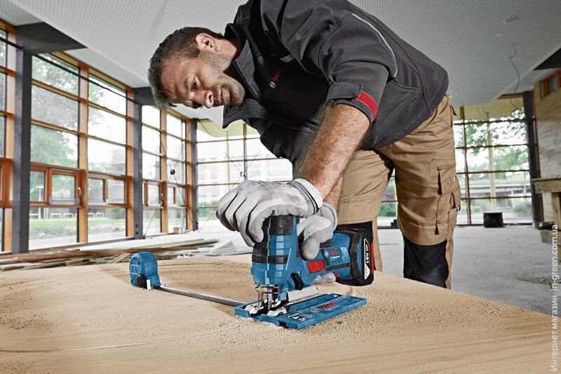 Лобзик BOSCH GST 18 V-LI S (06015A5100)
