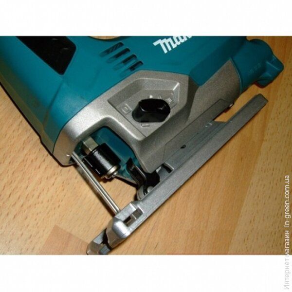 Лобзик MAKITA JV0600K