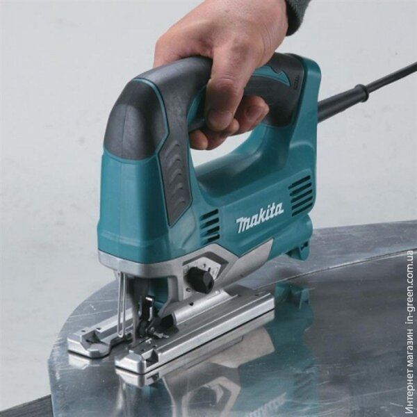 Лобзик MAKITA JV0600K