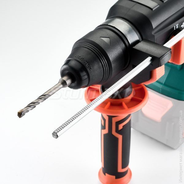 Перфоратор аккумуляторный STURMAX RHM2501CR